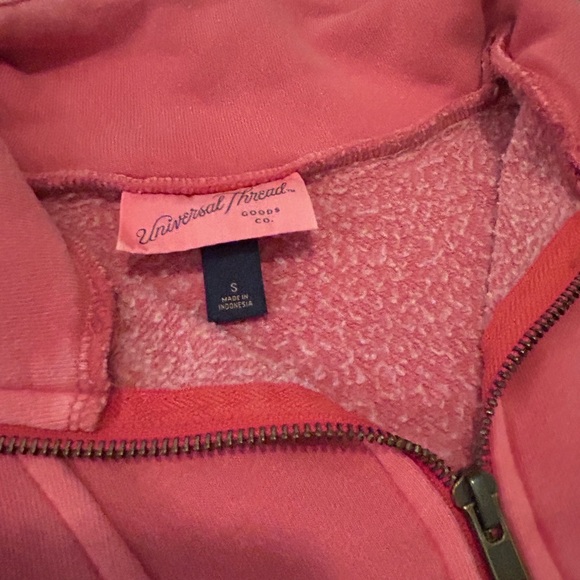 Universal Thread Pink/Red Quarter Zip Size Small - Picture 2 of 4